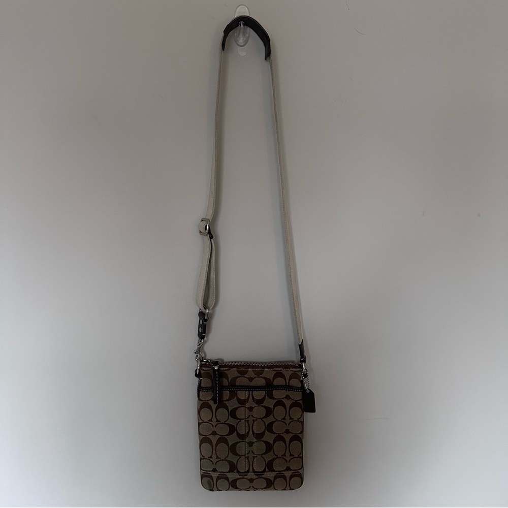 Coach Brown Signature Crossbody with Beige Strap - Picture 4 of 10